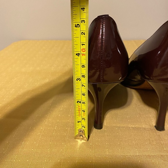 Circa Joan & David burgundy heels with buckle size 7 - Picture 5 of 11